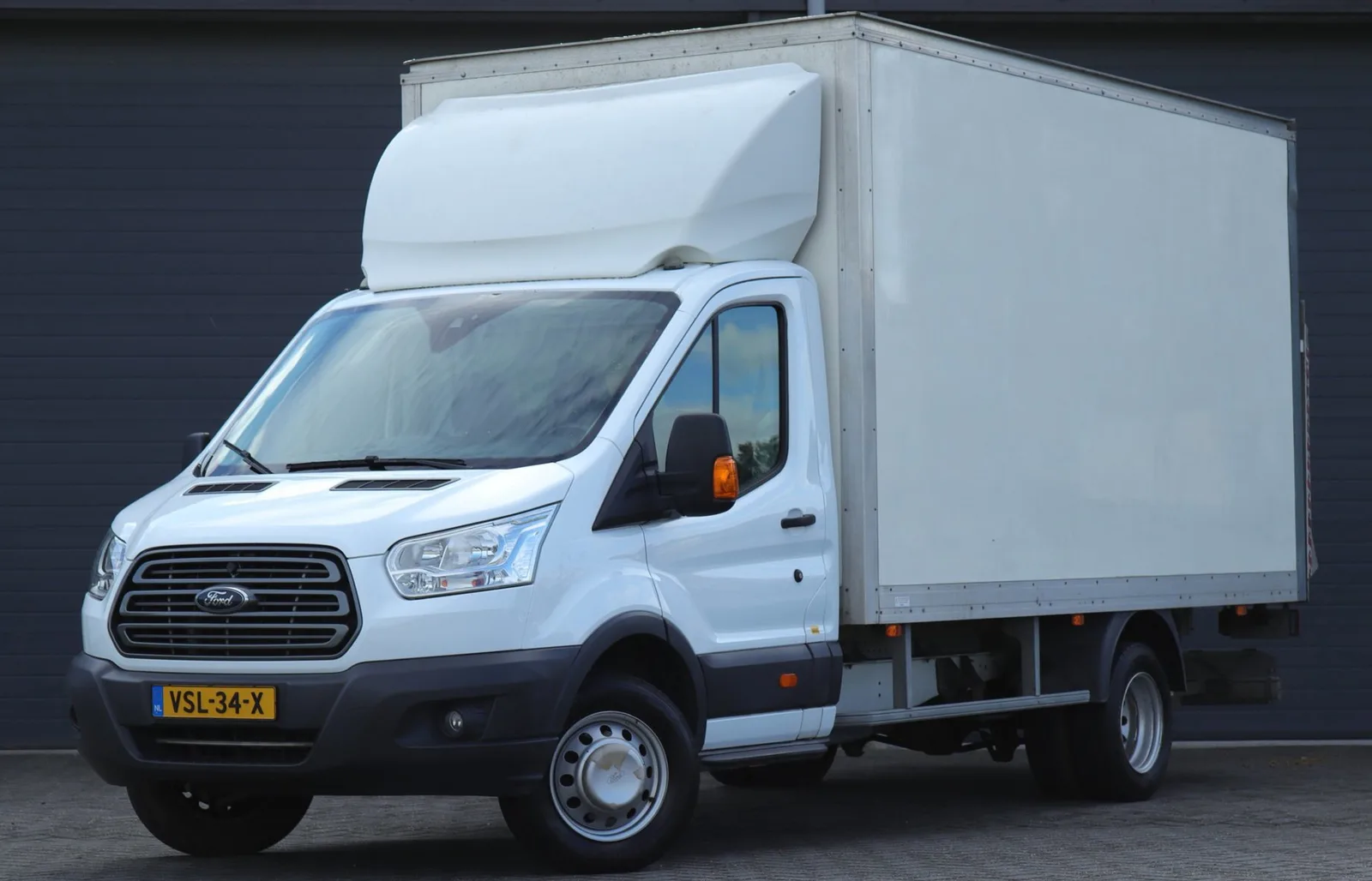 Ford Transit (2018) — foto 1