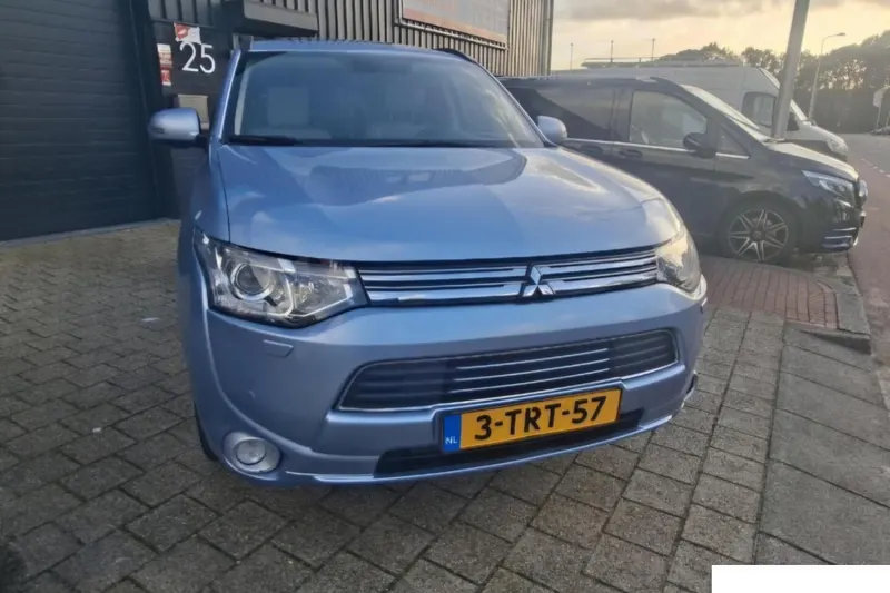 Mitsubishi Outlander (2014)