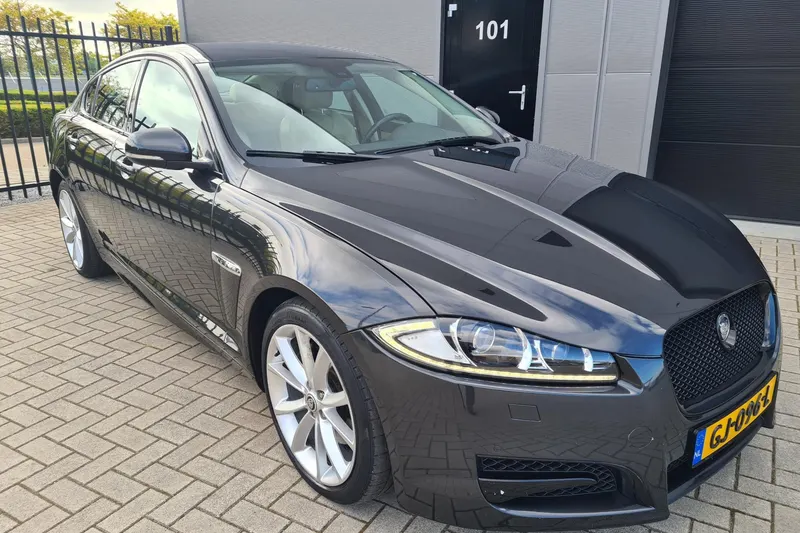 Jaguar XF (2013)