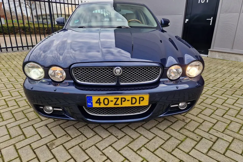 Jaguar XJ (2008)