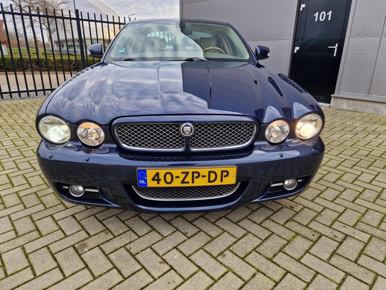 Jaguar XJ (2008) — foto 1