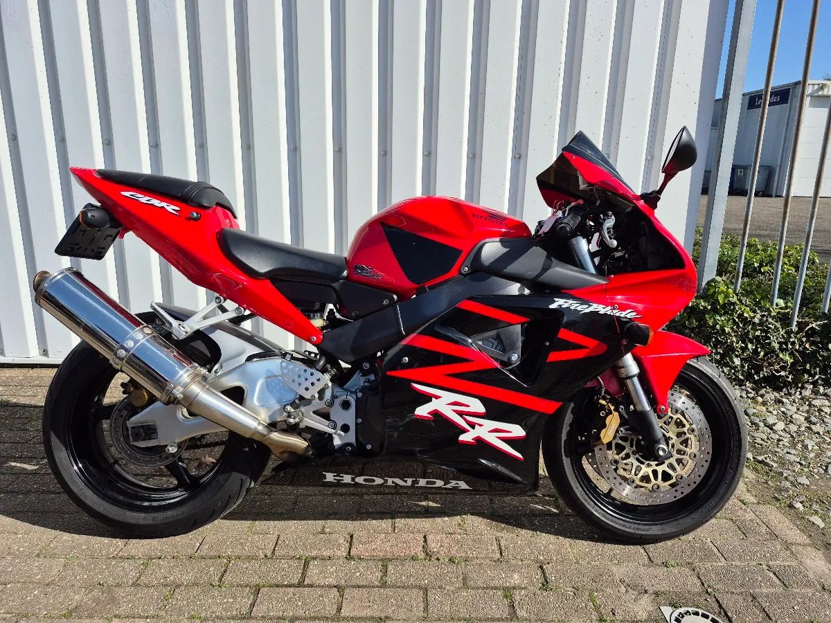 Honda CBR 900 RR Fireblade (2002) — foto 1