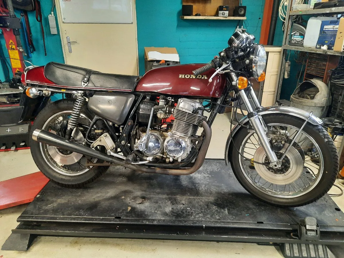Honda CB 750 (1976) — foto 1