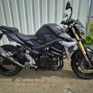 Suzuki GSR 750 (2016) — foto 1