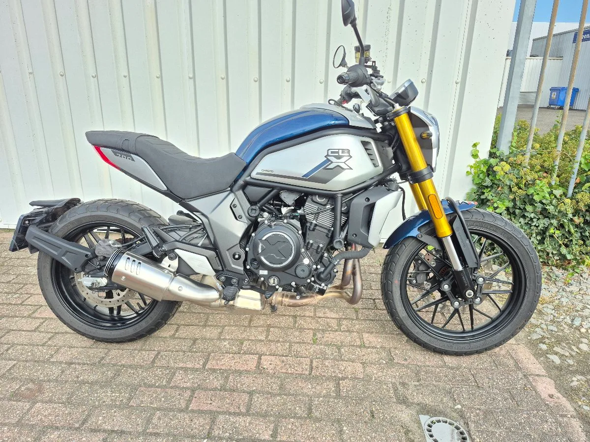 CFMoto 700 CL-X Heritage (2022) — foto 1