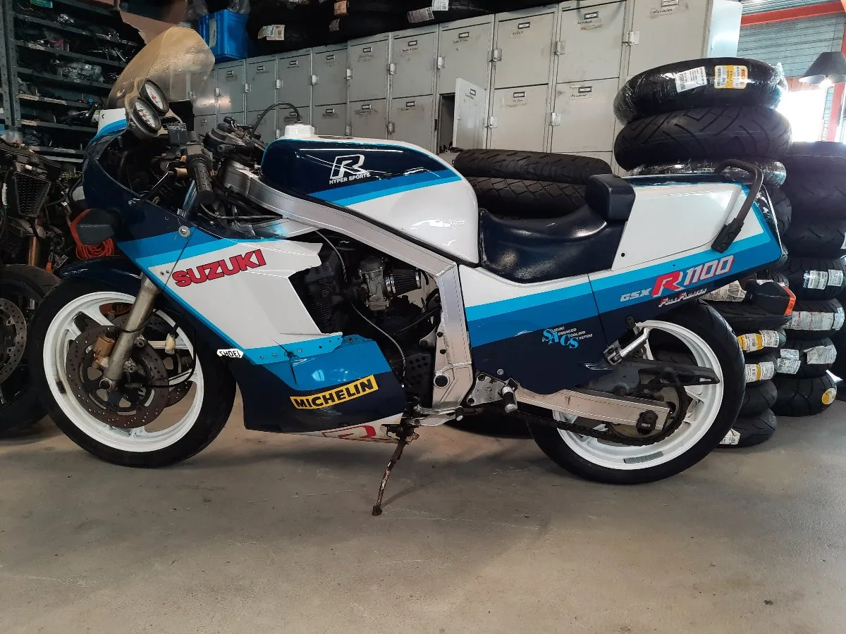 Suzuki GSX R 1100 (1986) — foto 1