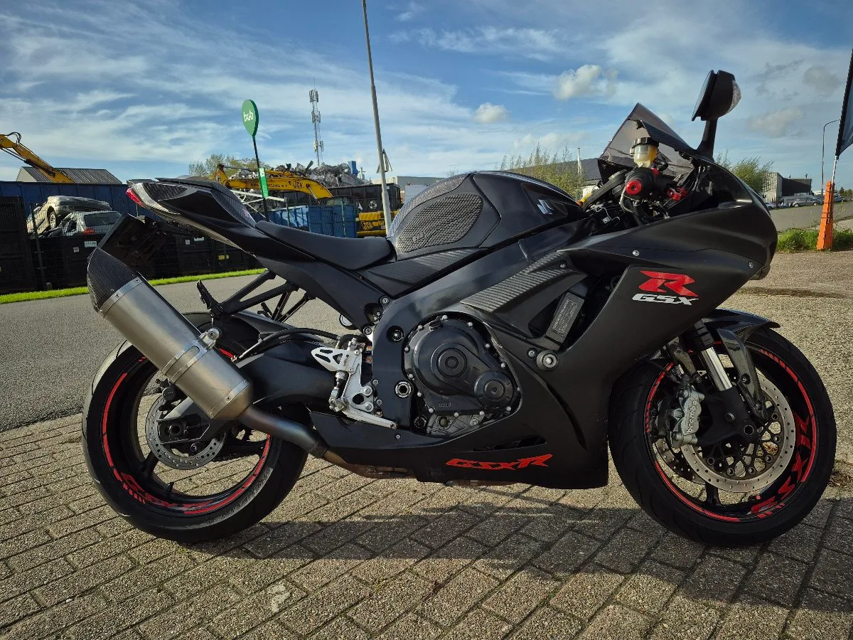 Suzuki GSX-R 750 (2011) — foto 1