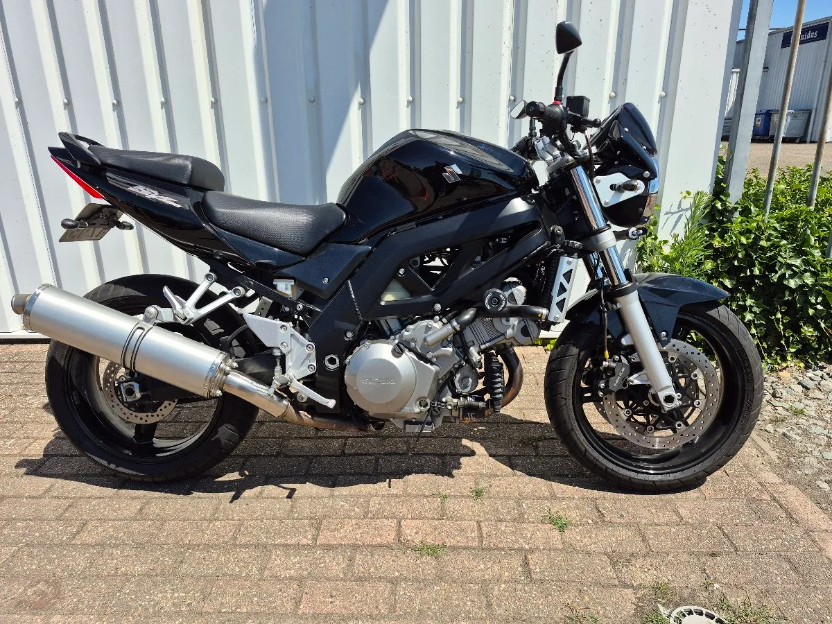 Suzuki SV 1000 N (2006) — foto 1