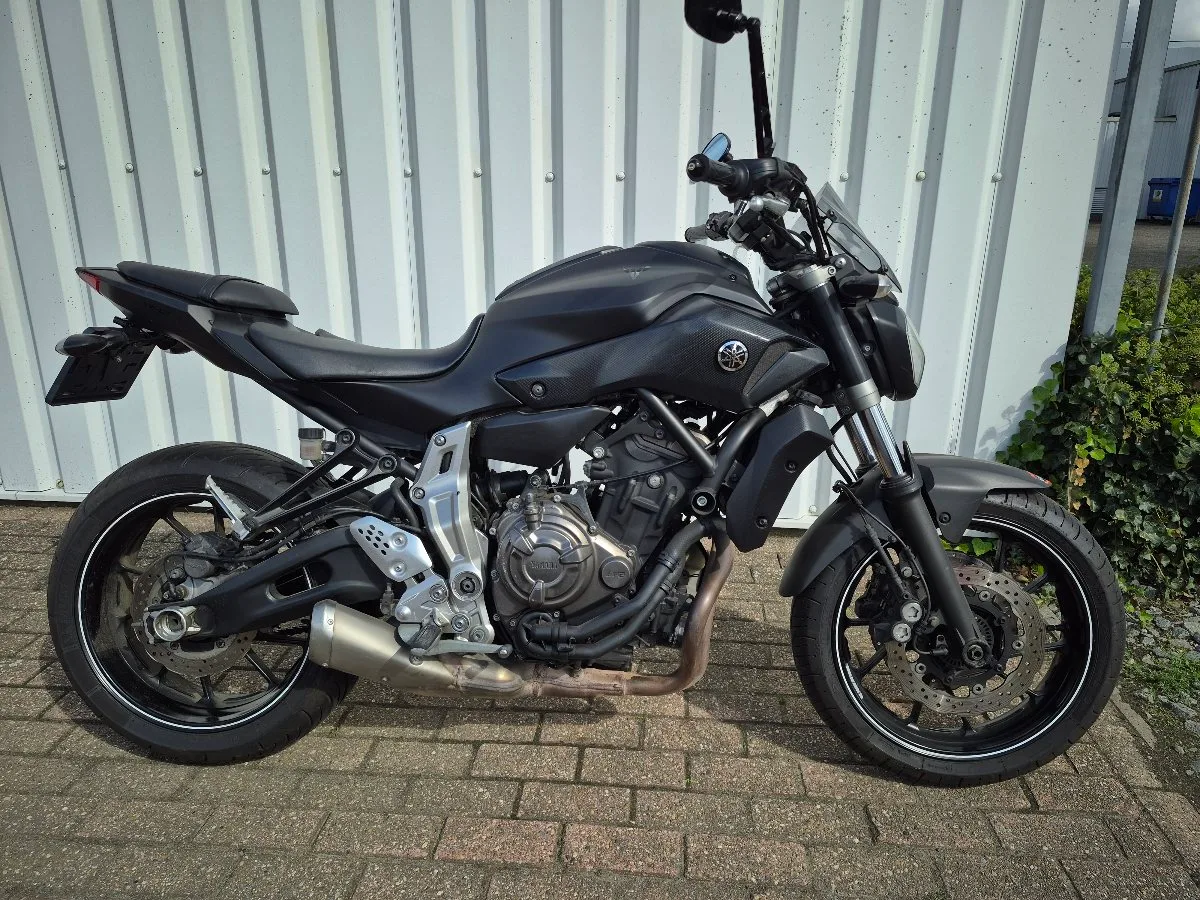 Yamaha MT-07 (2015) — foto 1