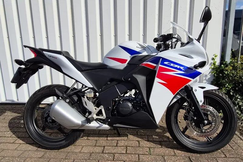 Honda CBR 125 R (2016)