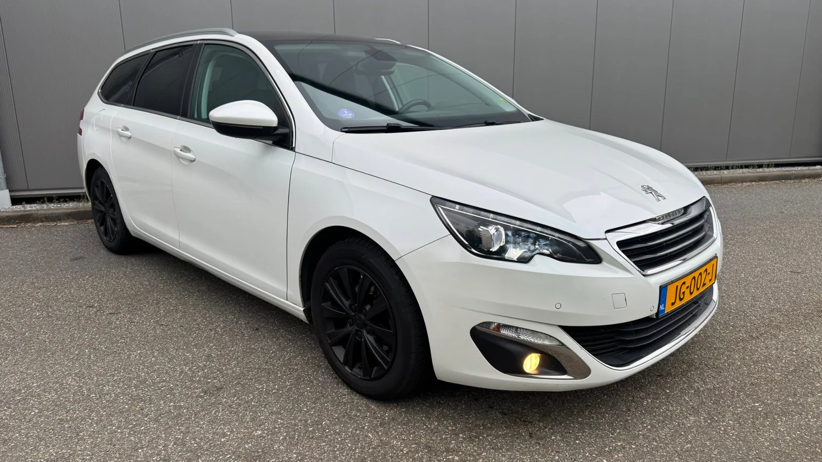 Peugeot 308 (2016) — foto 1