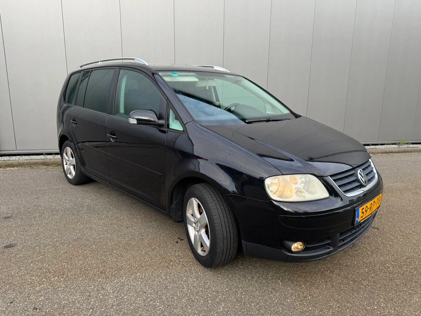 Volkswagen Touran (2005) — foto 1