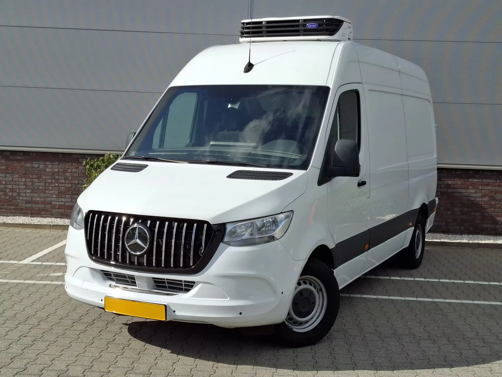 Mercedes-Benz Sprinter (2023) — foto 1