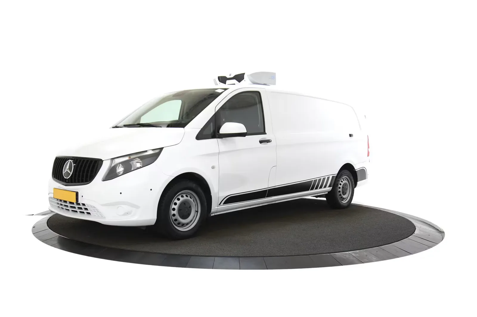 Mercedes-Benz Vito (2024) — foto 1