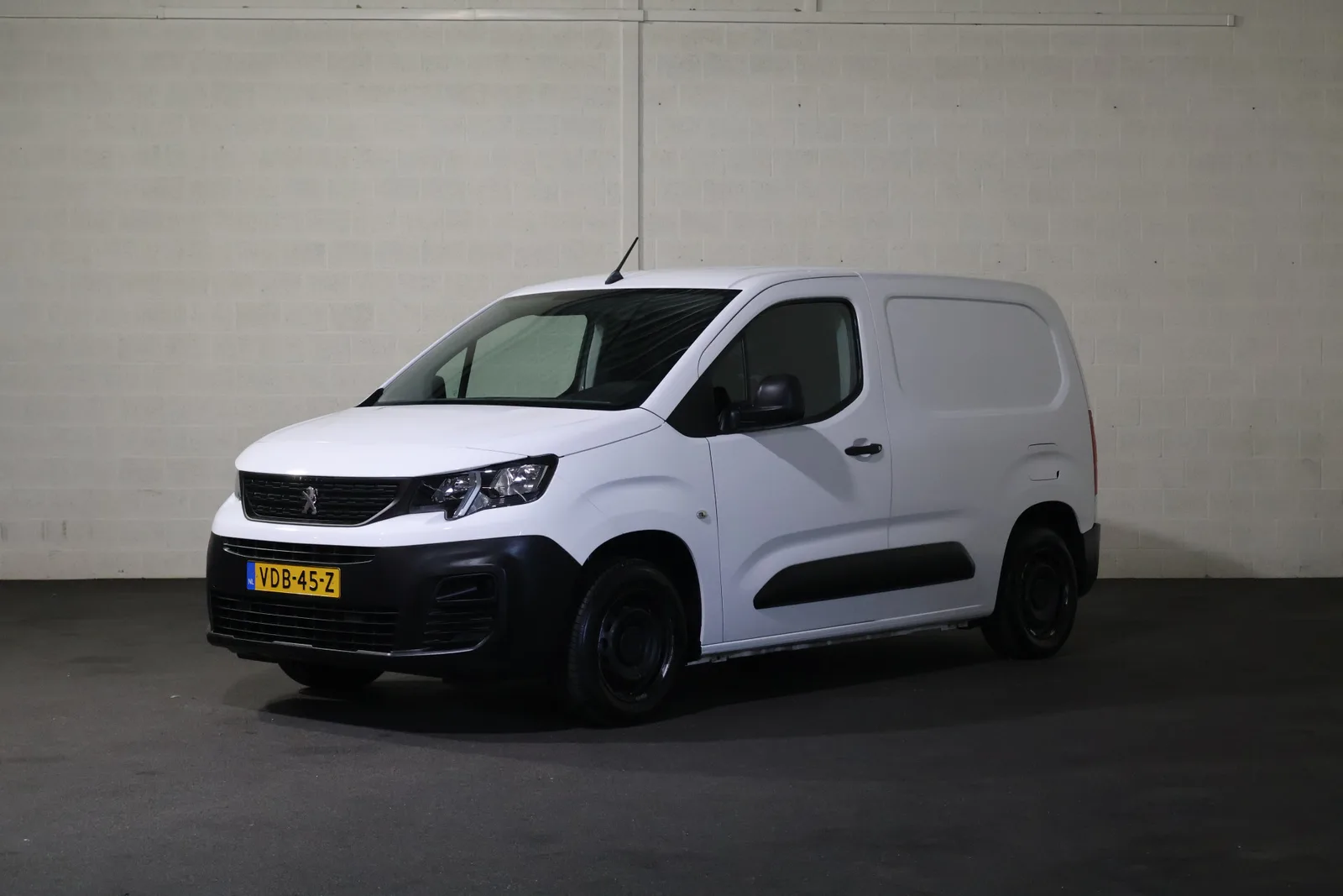 Peugeot Partner (2019) — foto 1