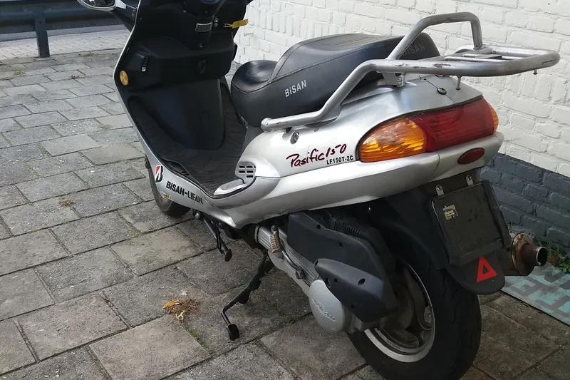 Bisan Motor Bisan- Lifan Pacific 150 (2010)