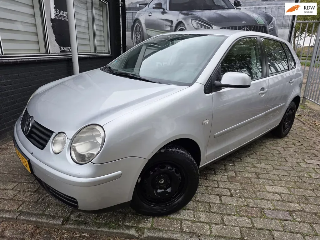 Volkswagen Polo (2004) — foto 1