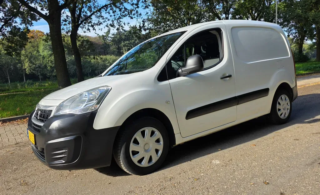 Peugeot Partner (2017) — foto 1