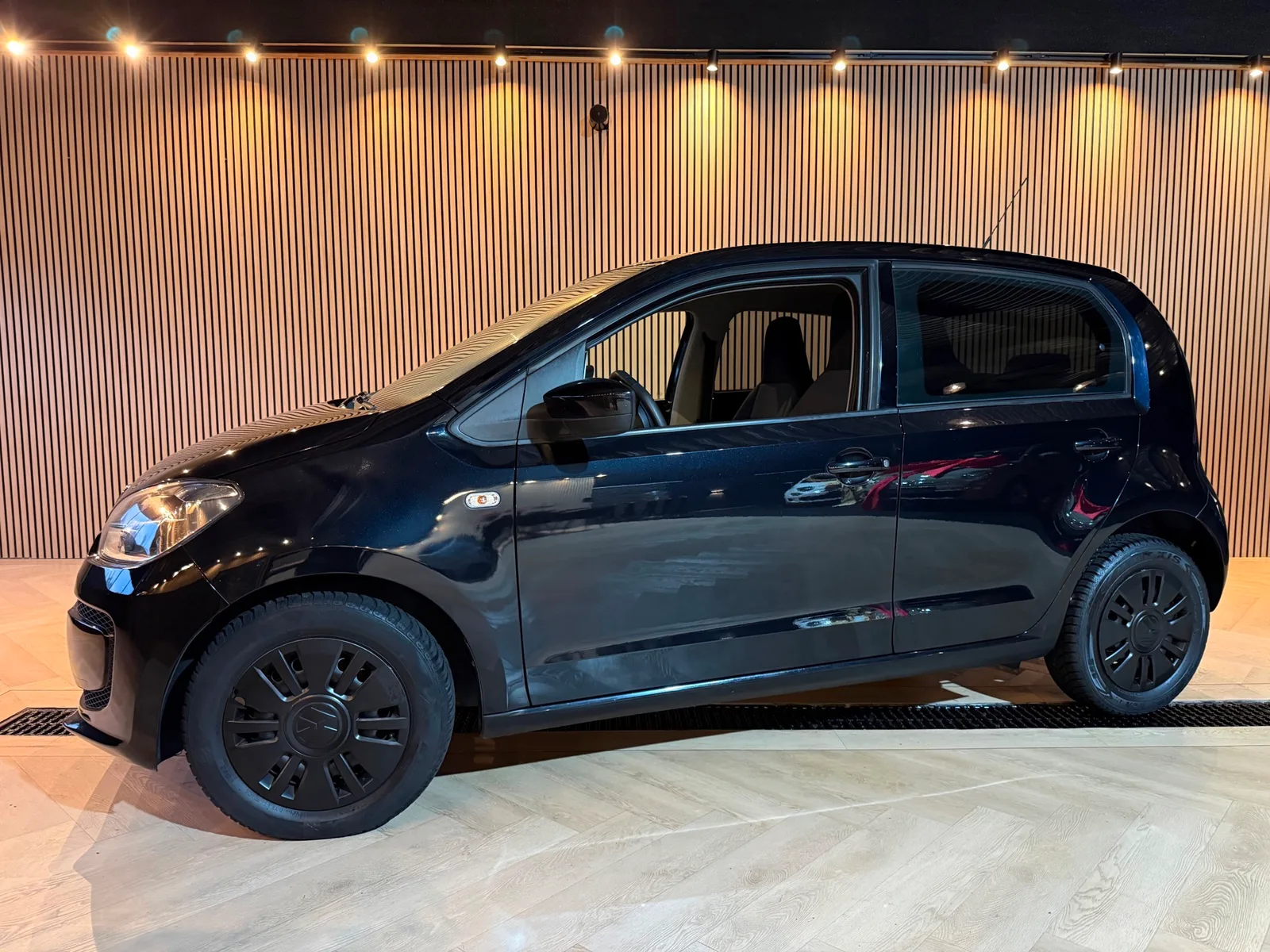 Volkswagen Up! (2013) — foto 1