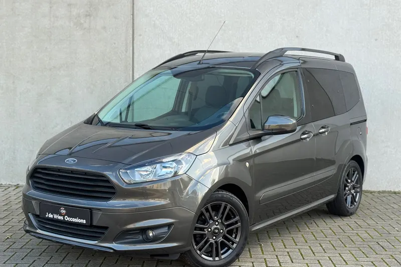 Ford Tourneo Courier (2017)