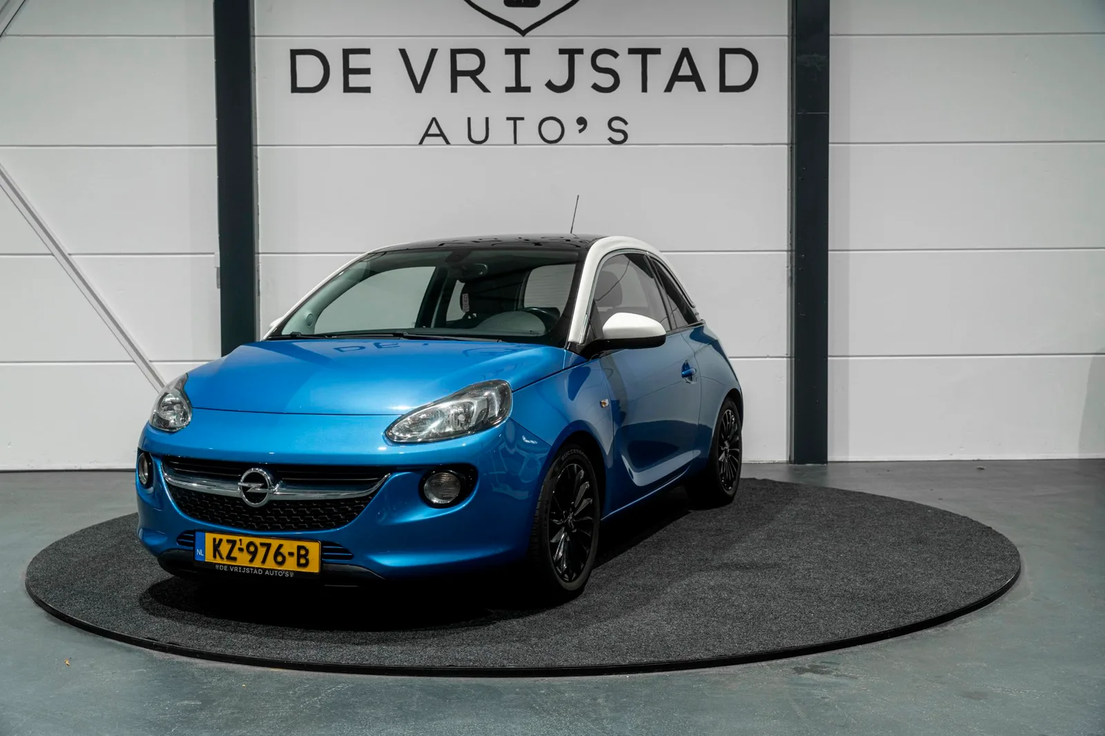 Opel Adam (2016) — foto 1
