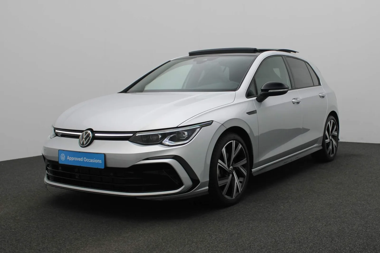 Volkswagen Golf (2024) — foto 1