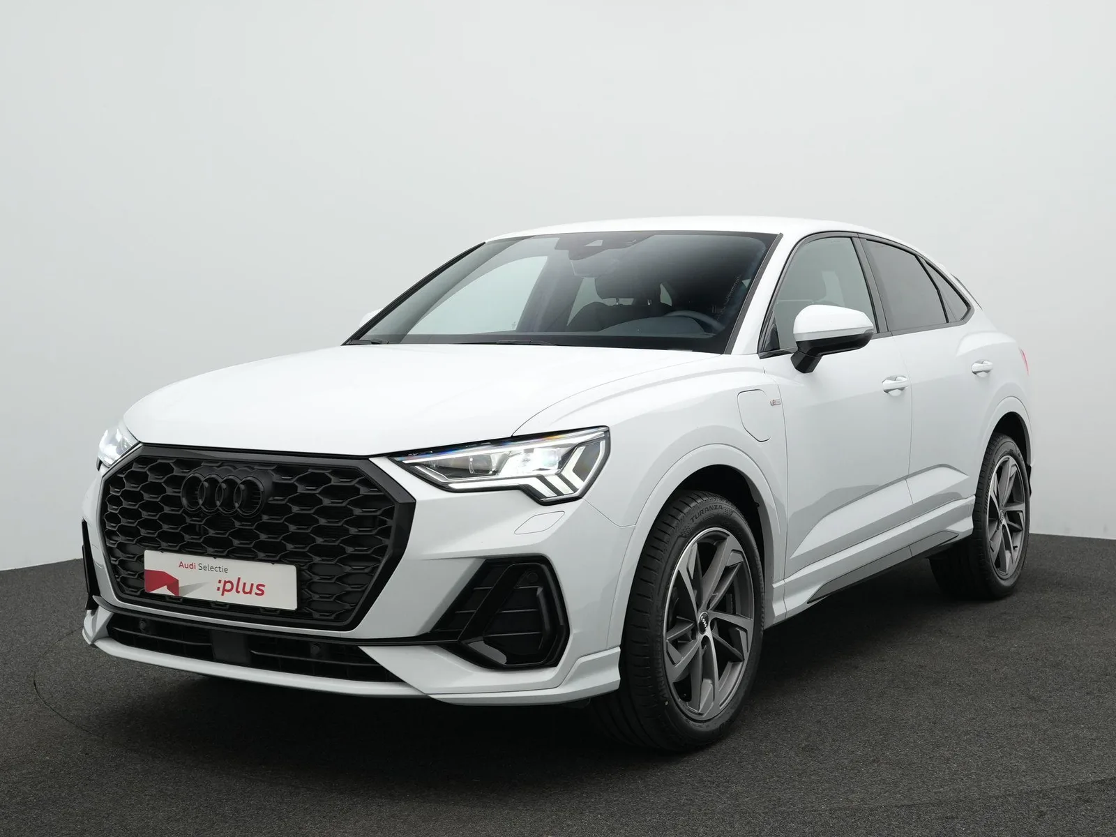 Audi Q3 Sportback (2024) — foto 1