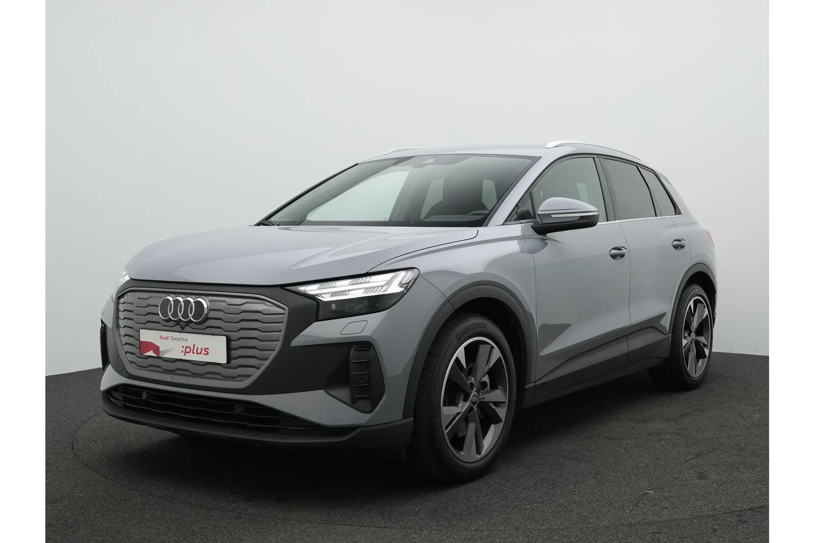 Audi Q4 e-tron (2022) — foto 1
