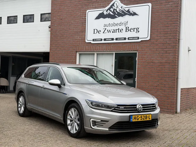 Volkswagen Passat (2015) — foto 1
