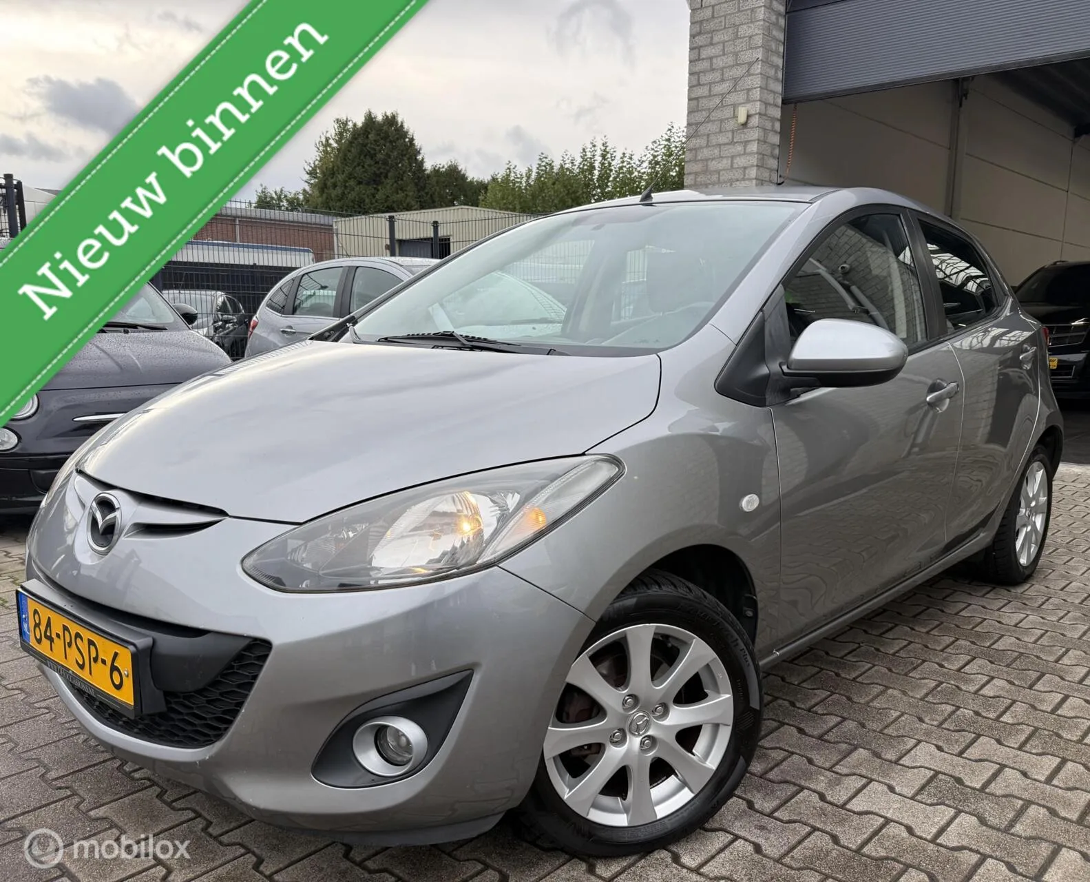Mazda 2 (2011) — foto 1