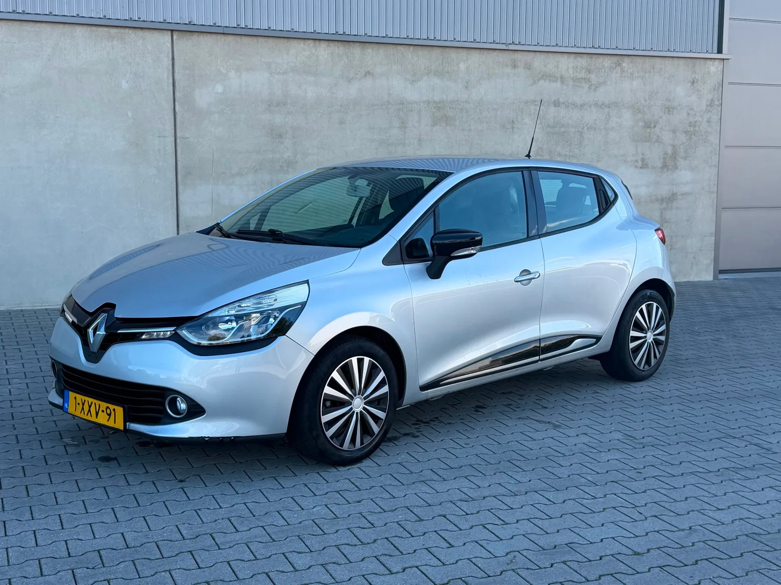 Renault Clio (2014) — foto 1