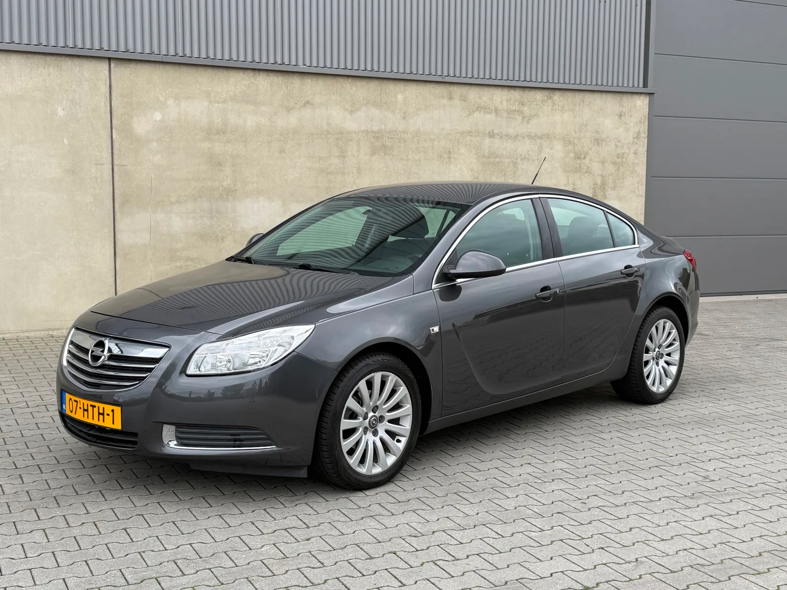 Opel Insignia (2009) — foto 1