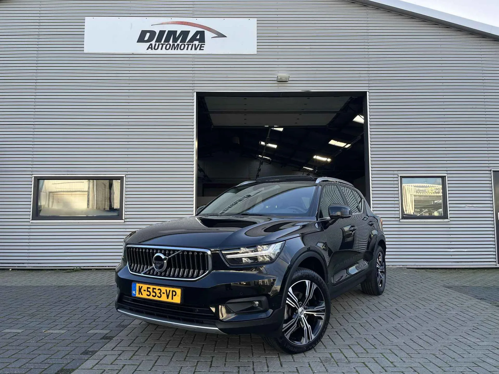 Volvo XC40 (2021) — foto 1