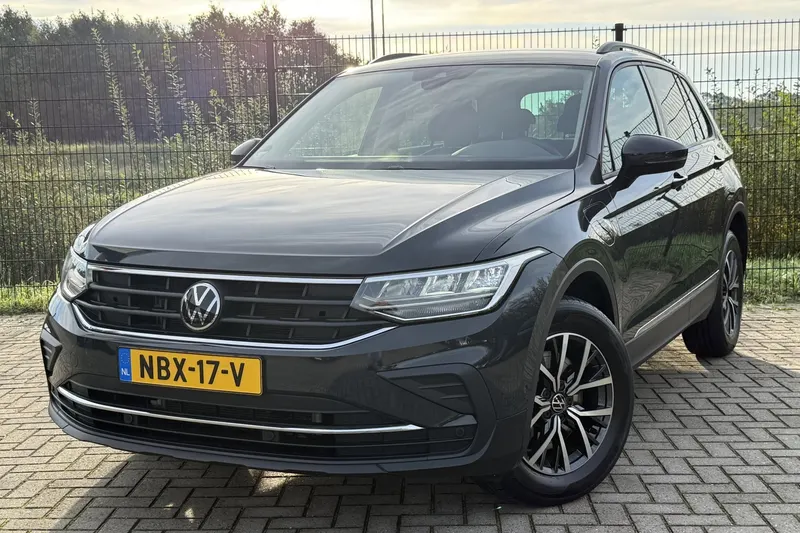 Volkswagen Tiguan (2022)