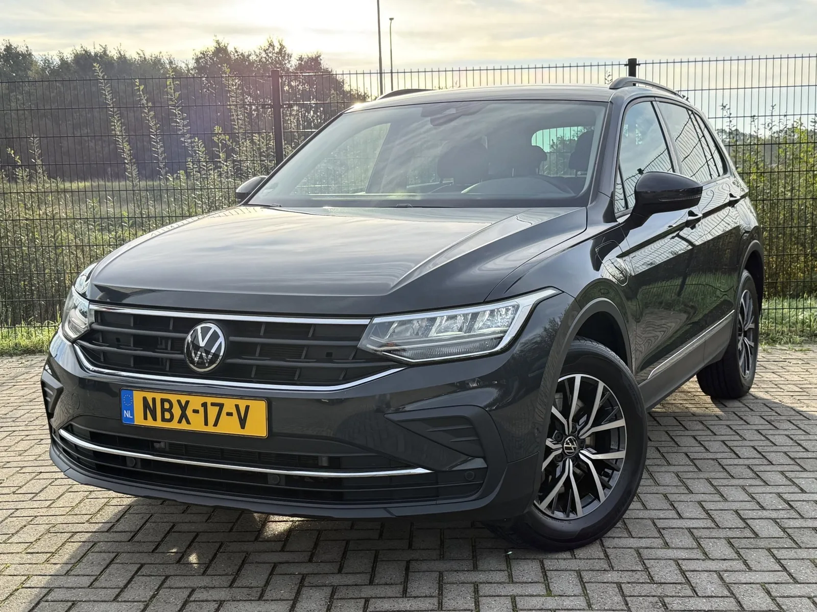 Volkswagen Tiguan (2022) — foto 1