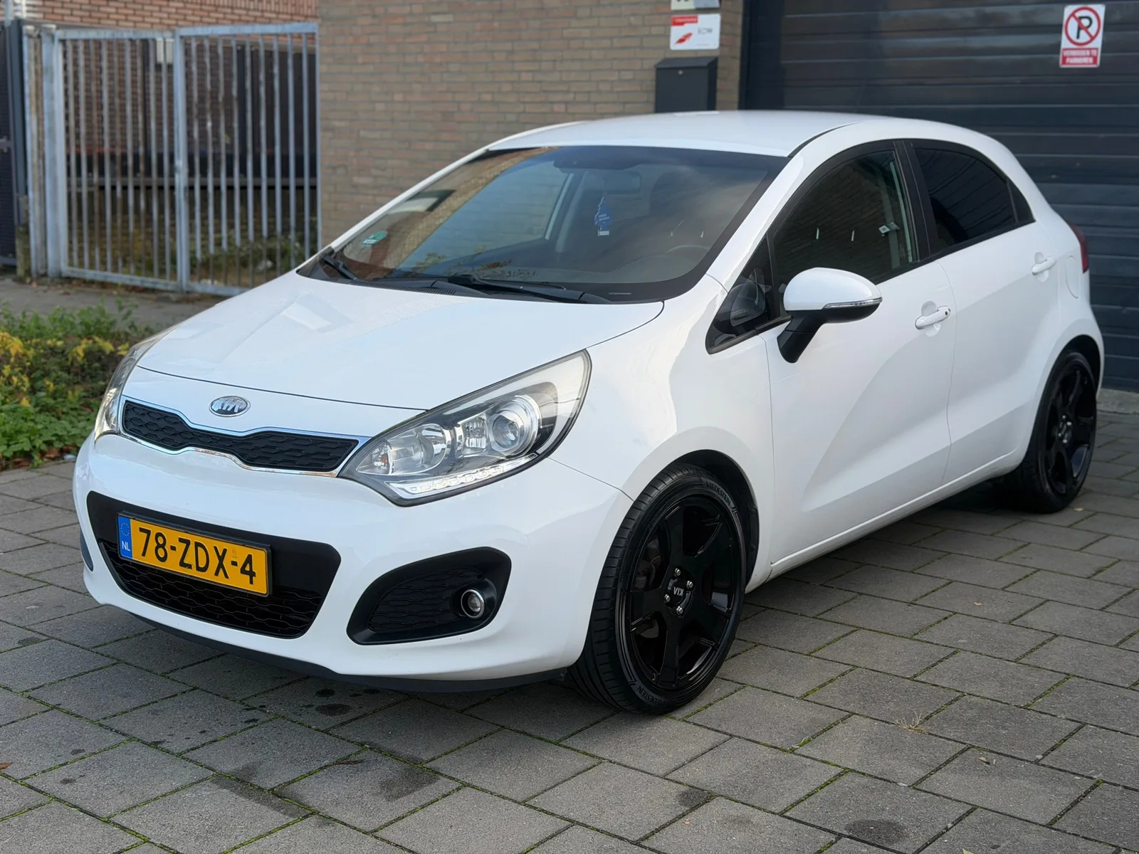 Kia Rio (2012) — foto 1