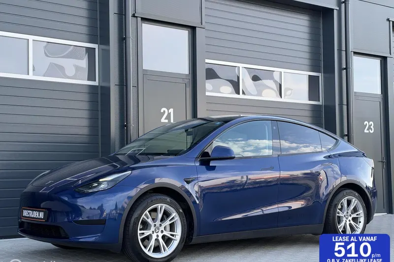 Tesla Model Y (2023)