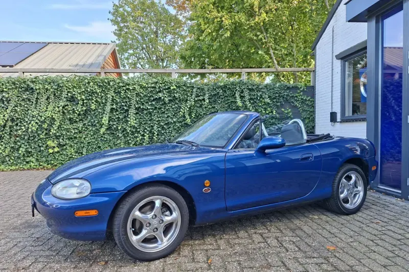 Mazda MX-5 (2000)