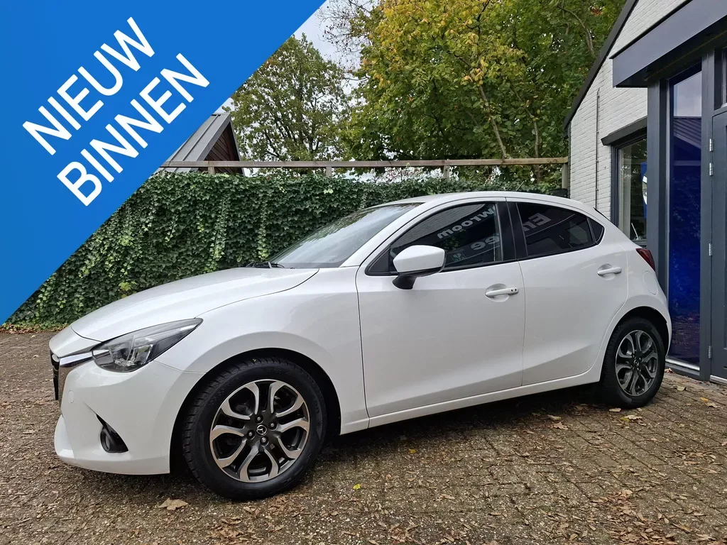 Mazda 2 (2015) — foto 1