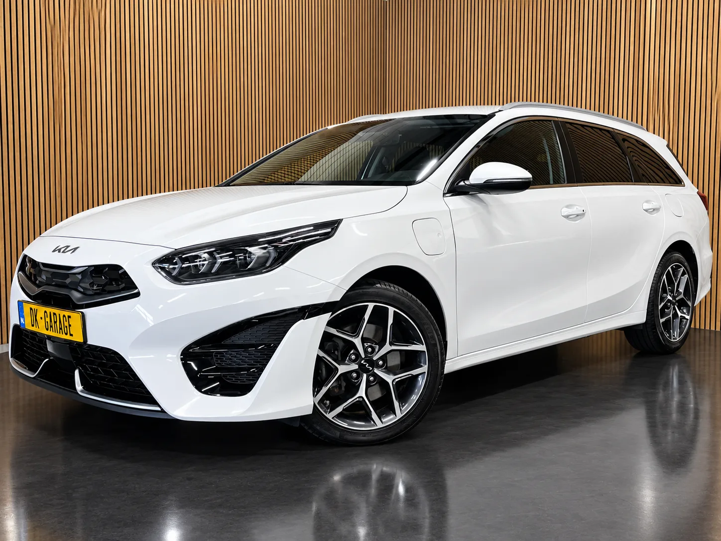 Kia Ceed (2024) — foto 1