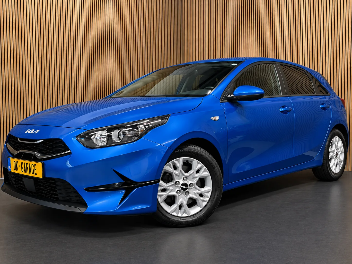 Kia Ceed (2023) — foto 1