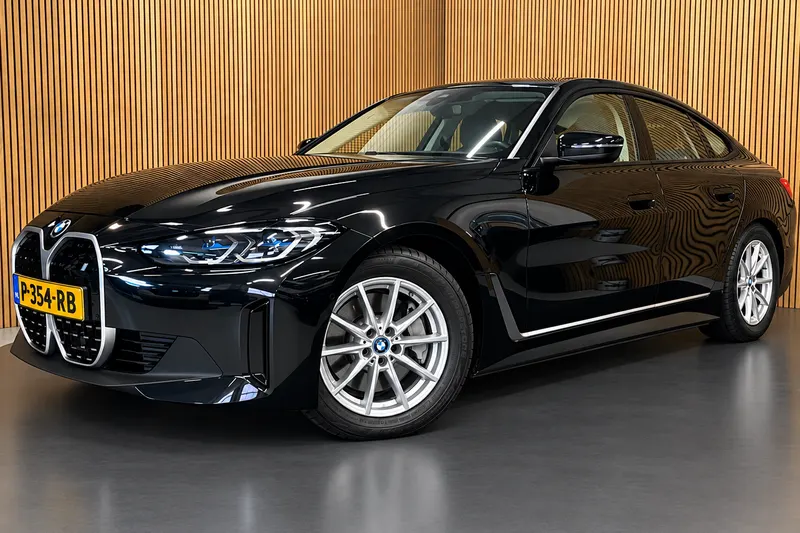 BMW i4 (2022)