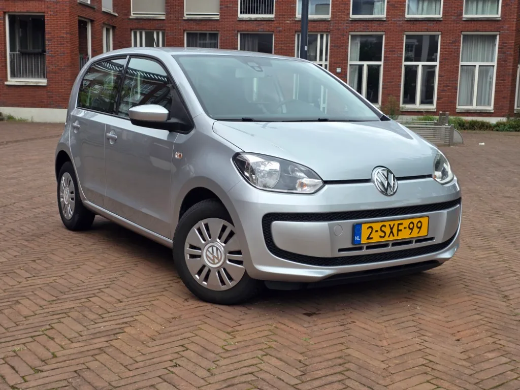 Volkswagen Up! (2013) — foto 1