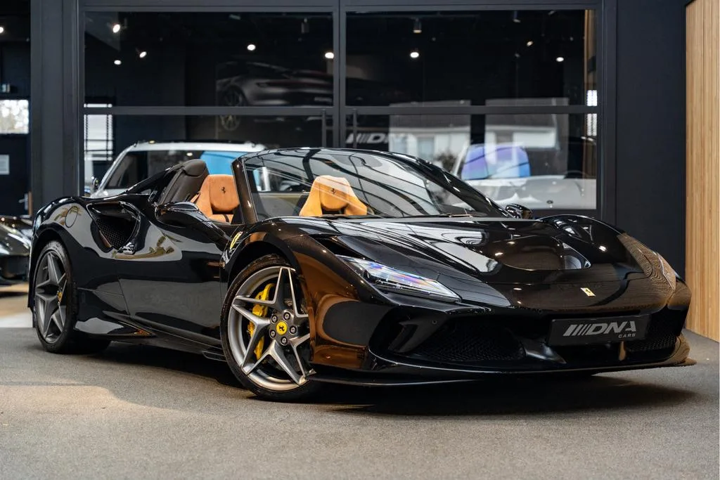 Ferrari F8 Spider (2022) — foto 1