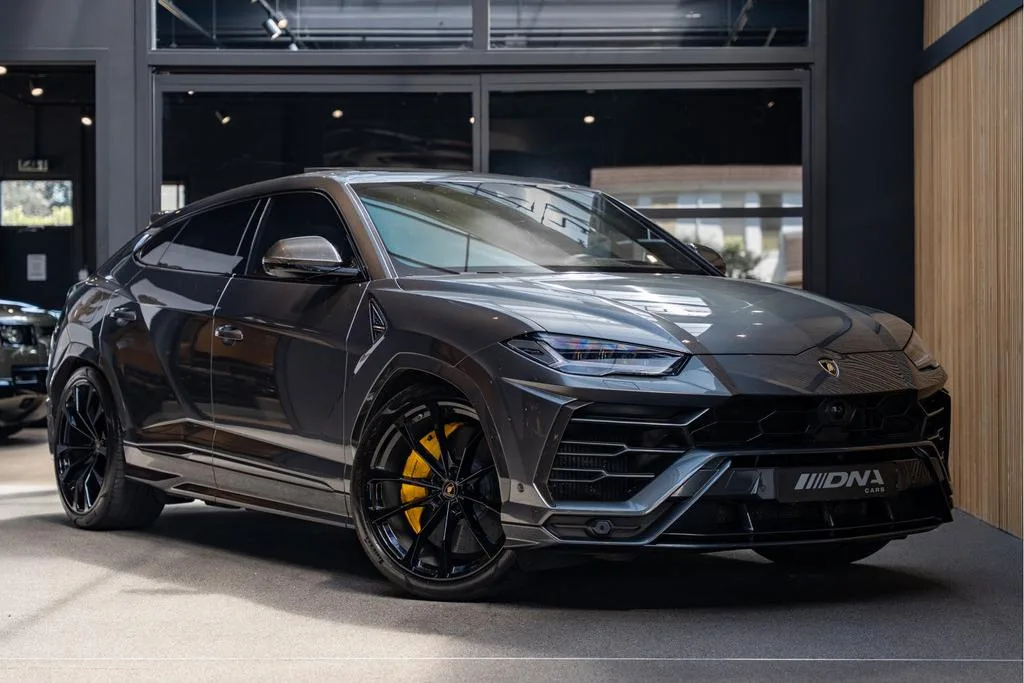 Lamborghini Urus (2019) — foto 1
