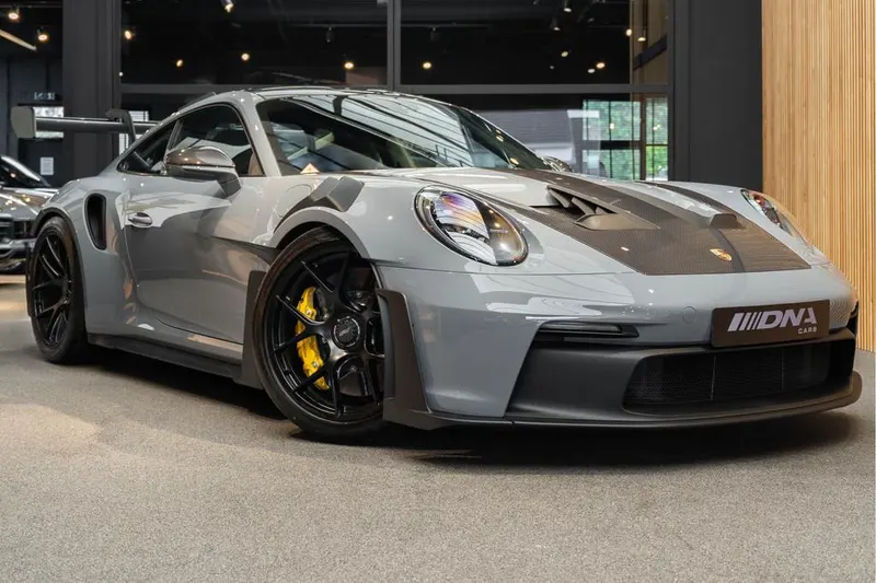 Porsche 911 (2025)