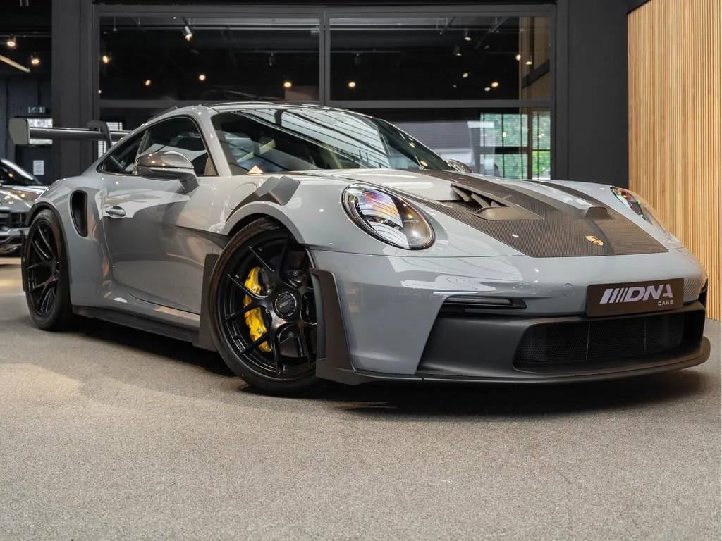 Porsche 911 (2025) — foto 1