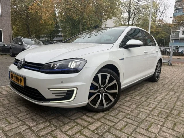 Volkswagen Golf (2015) — foto 1