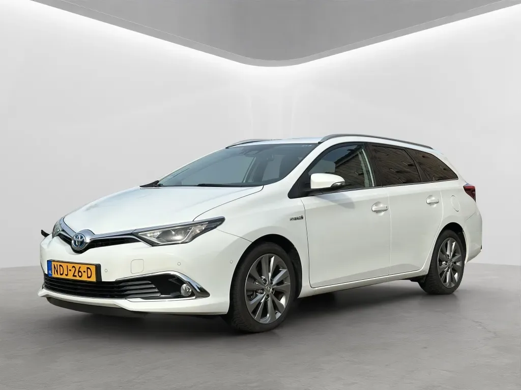 Toyota Auris (2018) — foto 1