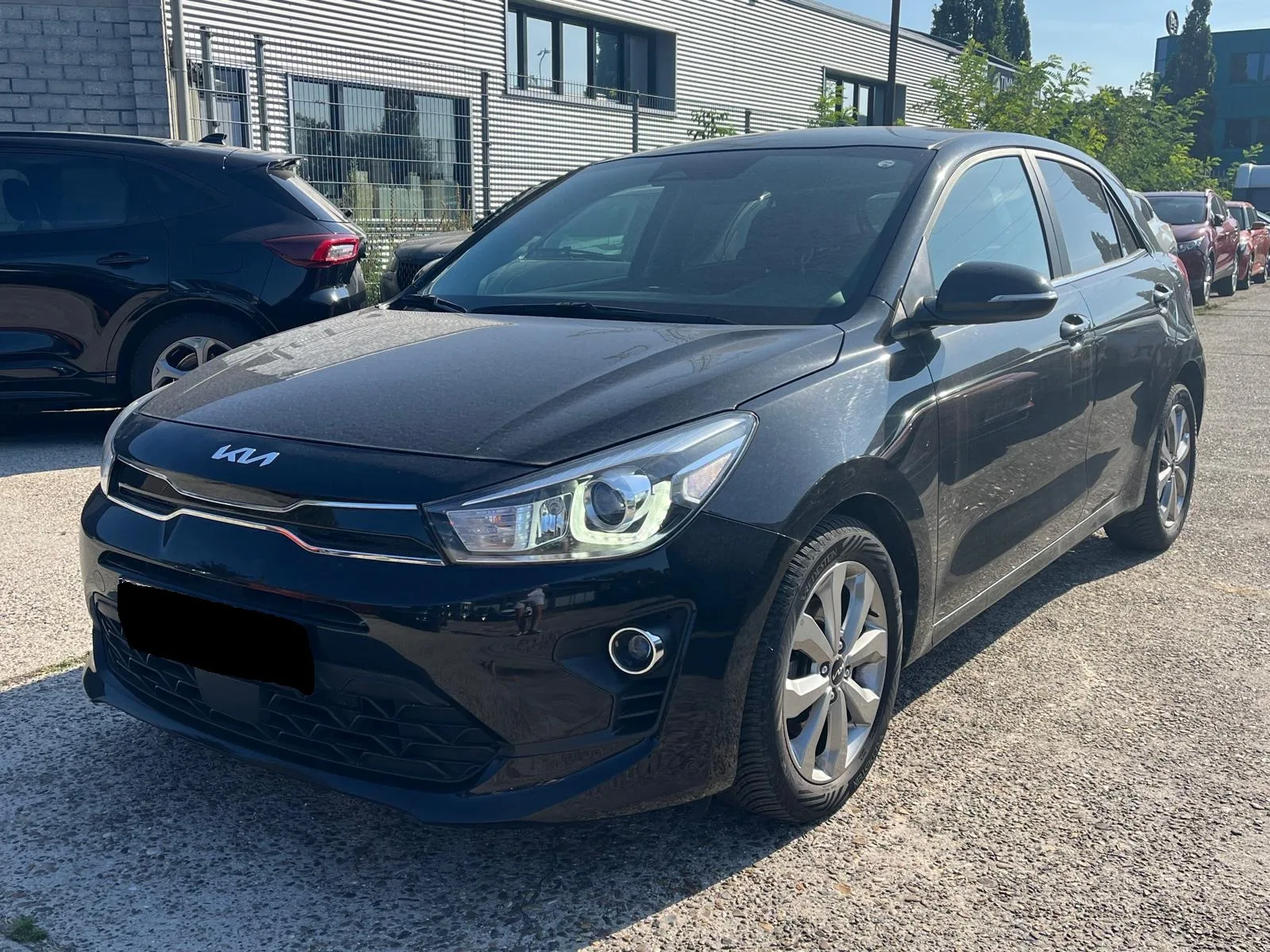 Kia Rio (2023) — foto 1
